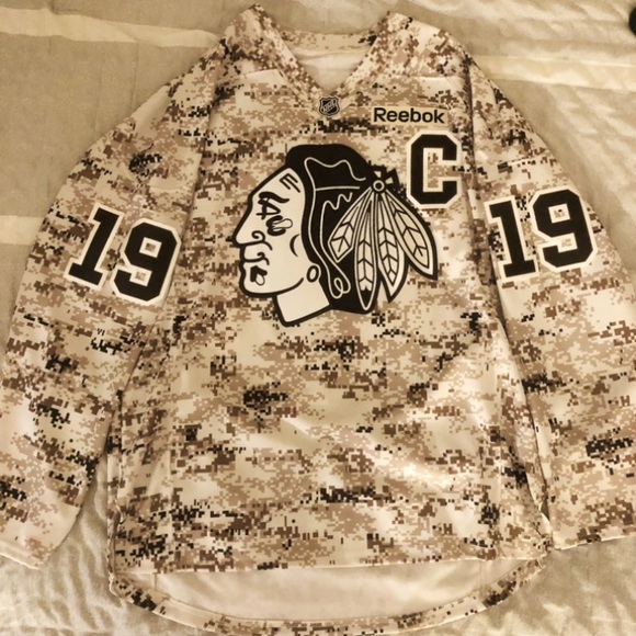 Reebok, NHL Licensed Chicago Blackhawks Warm Up